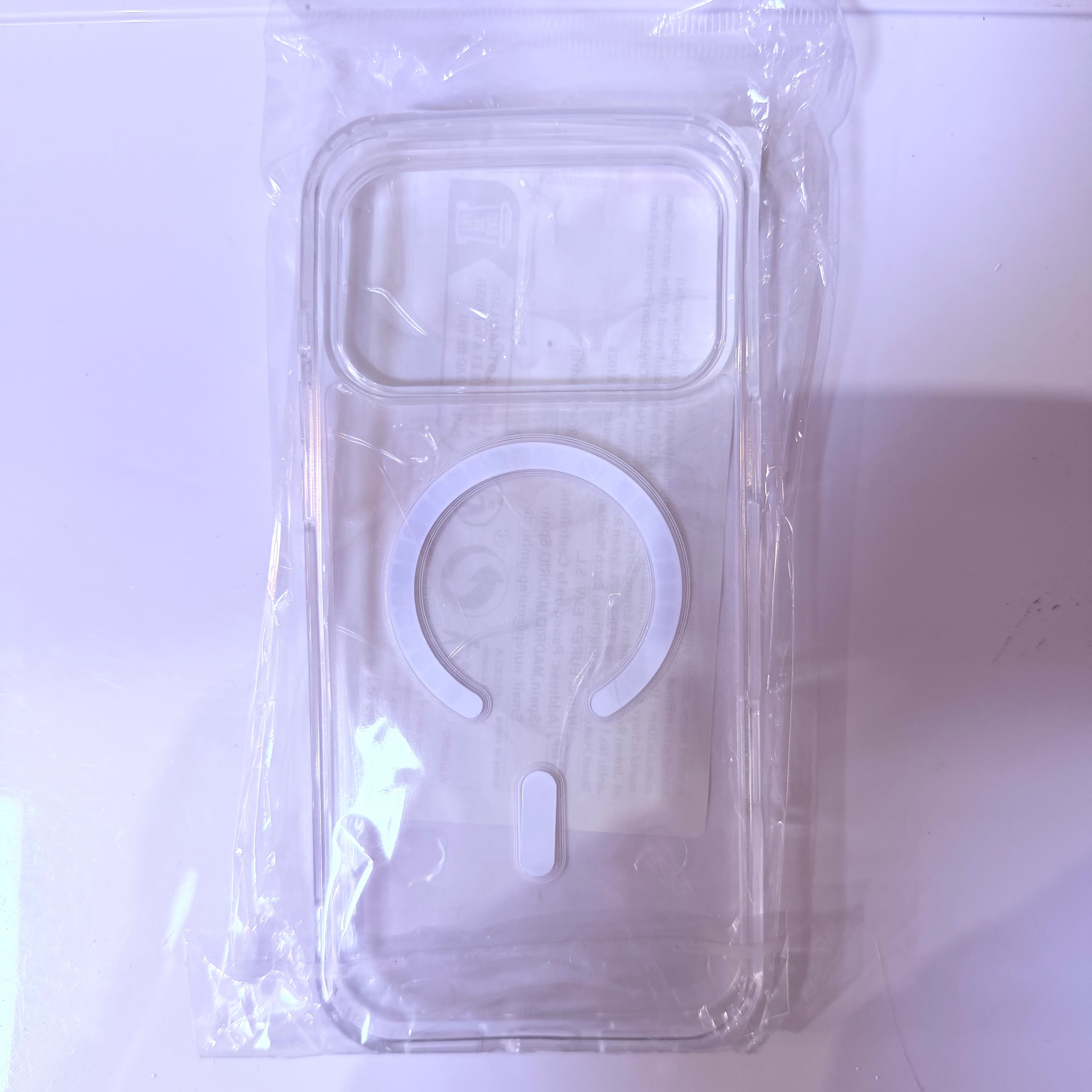 Coque transparente avec MagSafe